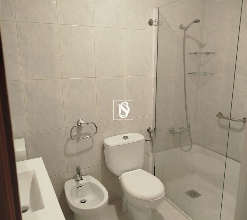 b2638e0b12ac4b8d4cc8f68ddc4b051c